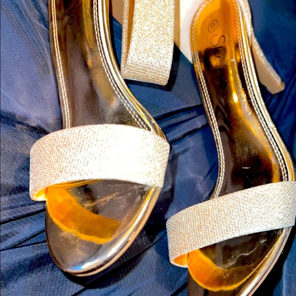 Size 9 gold glitter sandals used like new